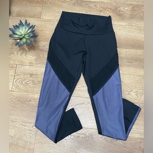 Peony & Me Cool Block Mesh Leggings medium